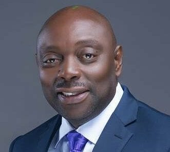 Segun Arinze portrait